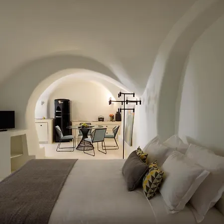 Potamos Luxury House, Private Pool, Santorini Villa